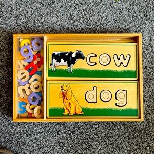 MELISSA AND DOUG SEE AND SPELL WOODEN PUZZLE SET